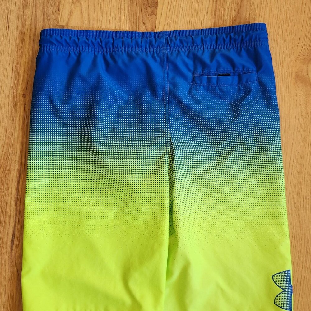 Under Armour swim trunks - Youth L - Picture 3 of 6